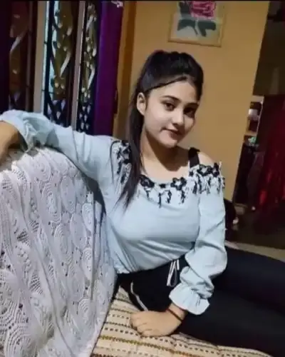 Call Girls Service in Samanda